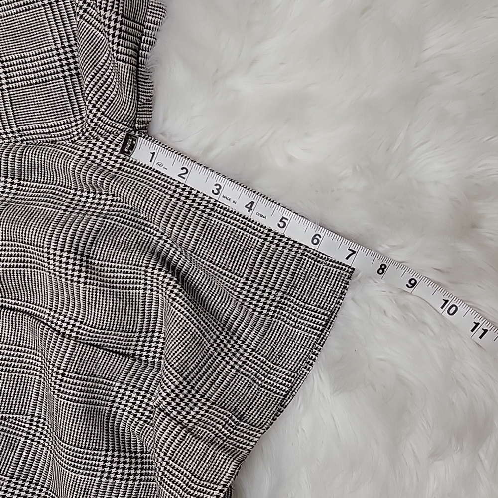 Vintage | Bill Blass | Plaid High Rise Belted Bermuda Shorts - Picture 12 of 15